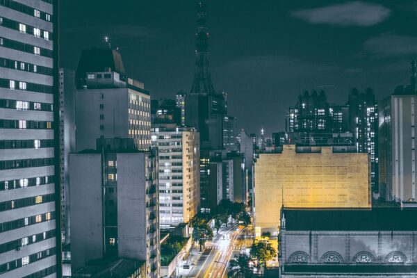 Riding The Rate Rollercoaster: Variable Loan Strategies